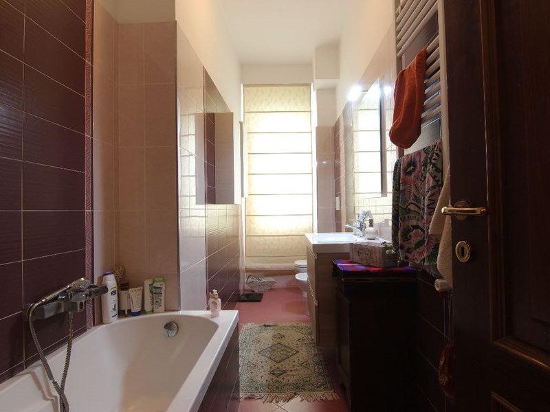 Appartamento in Vendita a Siracusa, zona Piazza della Repubblica, 180'000&euro;, 173 m²