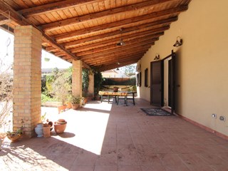 Villa in Vendita a Siracusa, zona Citta' Giardino, 265'000&euro;, 255 m²