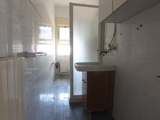Appartamento in Vendita a Siracusa, zona via Tisia, 125'000&euro;, 174 m²