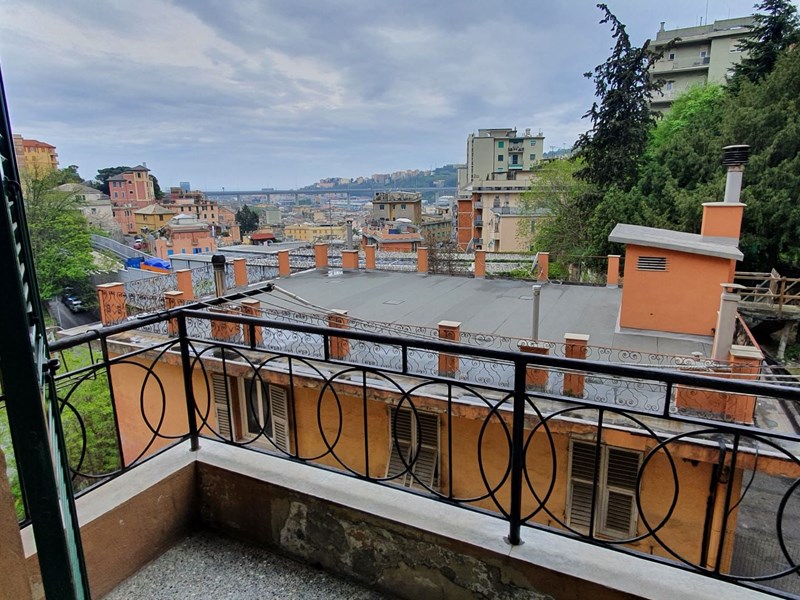 Appartamento in Vendita a Genova, zona Certosa, 42'000€, 65 m²