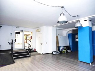 Immobile commerciale in Affitto a San Giovanni in Persiceto, zona Zona Garibaldi, 1'250€, 90 m²