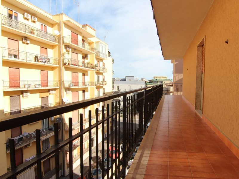 Appartamento in Vendita a Siracusa, zona via Pitia, 138'000&euro;, 170 m²