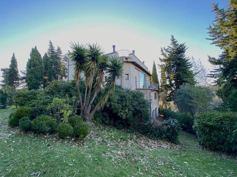 Casa Indipendente in Vendita a Camaiore, 1'290'000&euro;, 500 m²