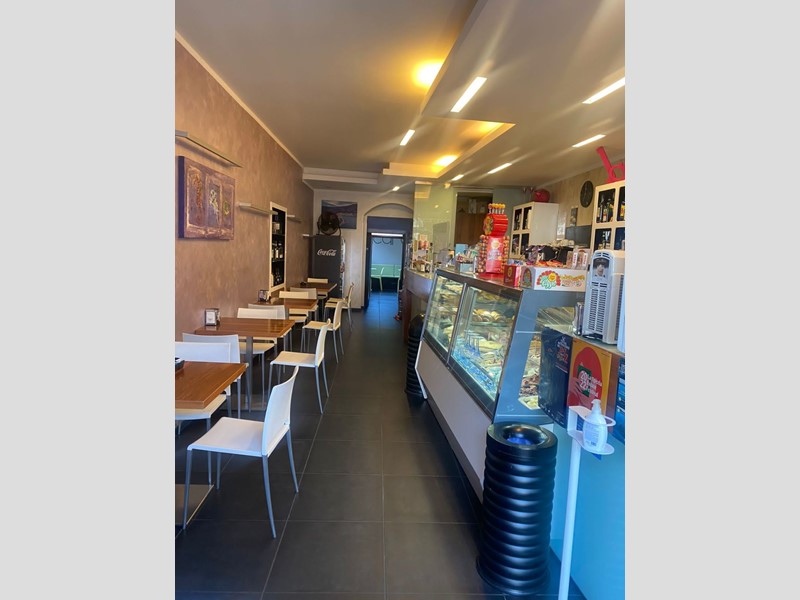 Attività commerciale in Vendita a La Spezia, zona le grazie, 70 m², arredato