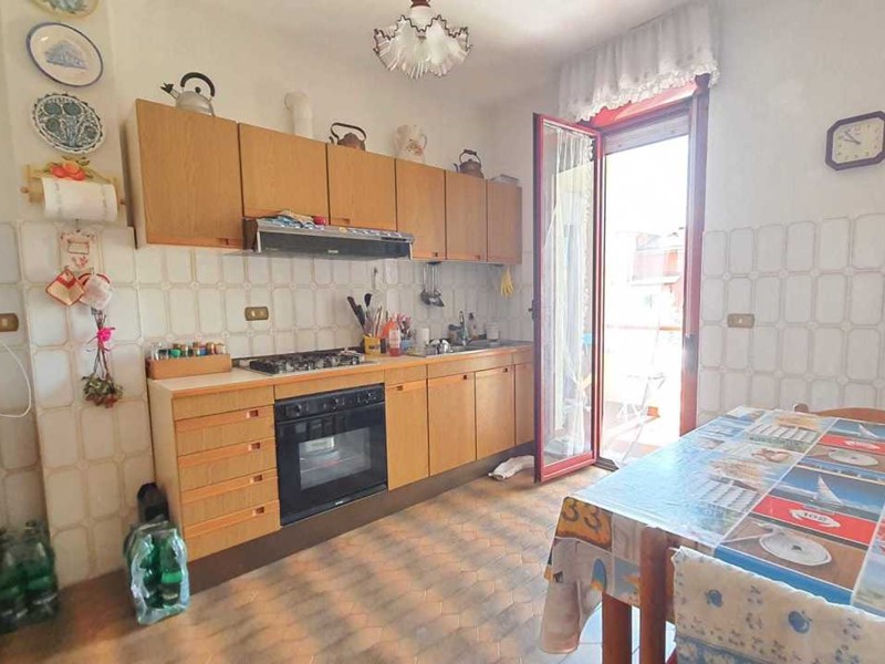Quadrilocale in Vendita a Fosdinovo, zona Caniparola, 183'000€, 98 m²