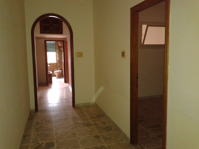 Trilocale in Vendita a Foggia, zona via Cesare Oddone, 37'000&euro;, 90 m²