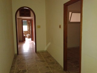 Trilocale in Vendita a Foggia, zona via Cesare Oddone, 37'000&euro;, 90 m²