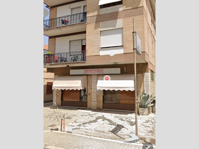 Appartamento in Vendita a Frosinone, zona STAZIONE, 110'000€, 110 m²