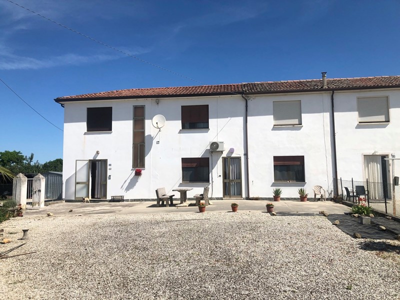 Villa in Vendita a Corbola, 95'000€, 150 m²