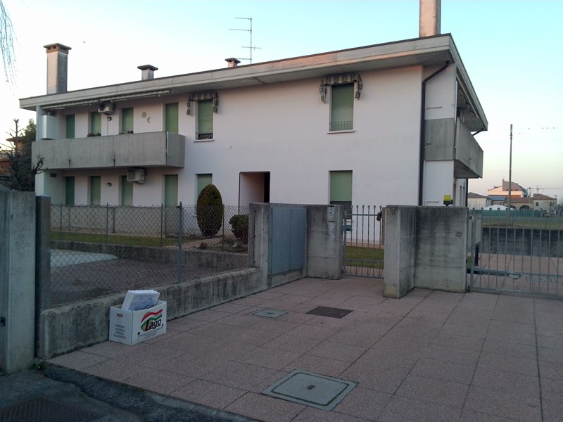 Appartamento in Vendita a Pianiga, zona Mellaredo, 140'000€, 122 m²