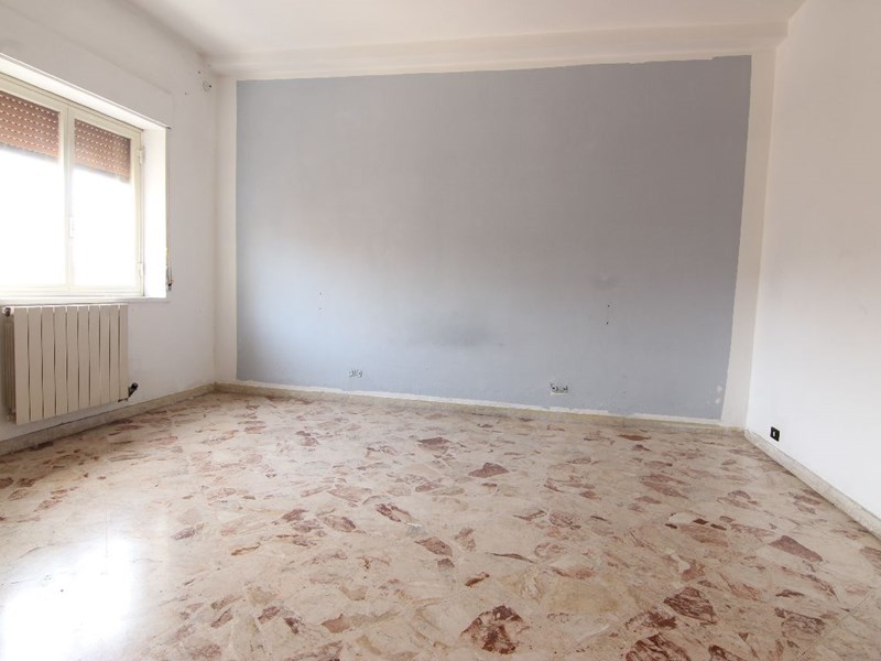 Appartamento in Vendita a Siracusa, zona via Tisia, 125'000&euro;, 174 m²
