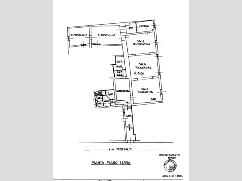 Attività commerciale in Vendita a Cesena, zona Centro cittÃ, 250'000€, 350 m²