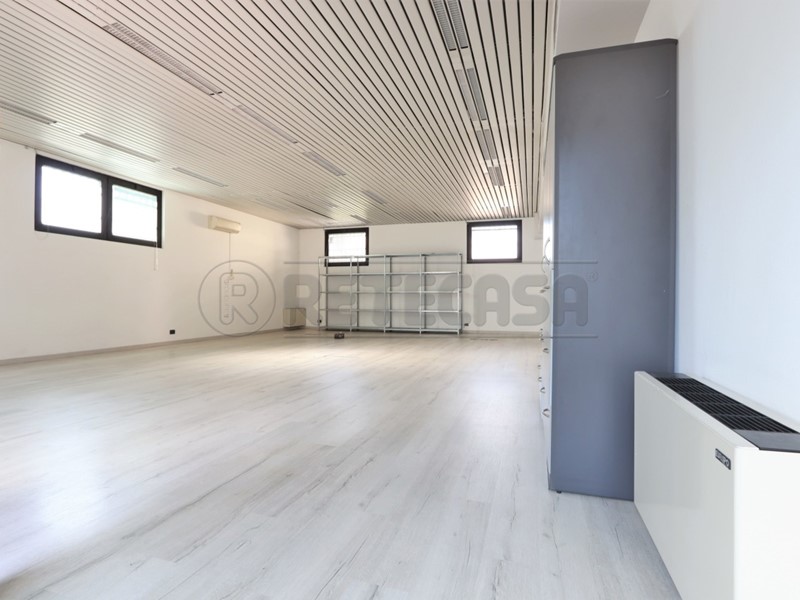 Immobile commerciale in Affitto a Arcugnano, 1'150€, 119 m²