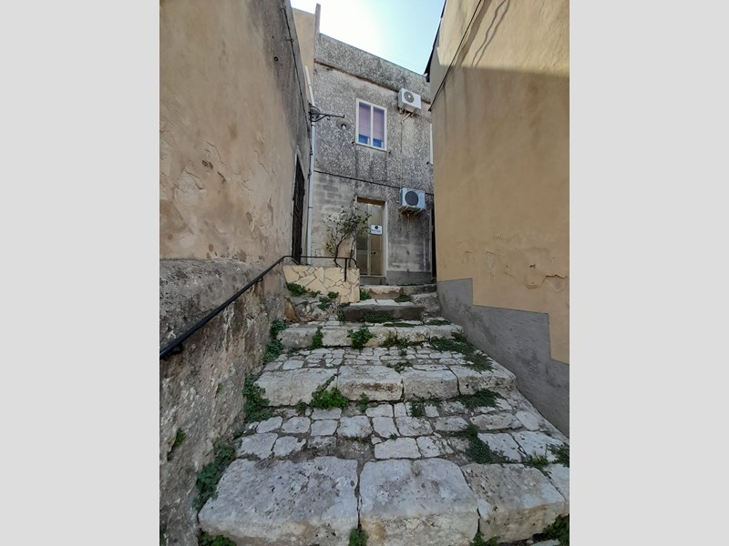 Casa Indipendente in Vendita a Palazzolo Acreide, zona via catullo, 25'000€, 50 m², arredato