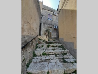 Casa Indipendente in Vendita a Palazzolo Acreide, zona via catullo, 25'000€, 50 m², arredato