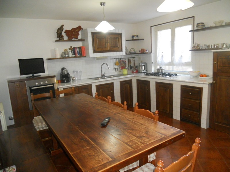 Casa Semi Indipendente in Vendita a Sarzana, zona San Lazzaro, 315'000&euro;, 154 m²