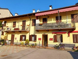 Trilocale in Vendita a Carmagnola, zona SAN BERNARDO, 82'000€, 70 m²