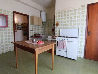 Trilocale in Vendita a Siracusa, zona viale Zecchino, 90'000&euro;, 122 m²