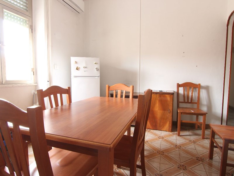 Trilocale in Vendita a Siracusa, zona Piazza Santa Lucia, 70'000€, 85 m²