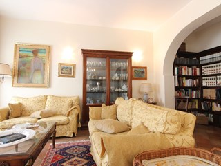 Appartamento in Vendita a Siracusa, zona Piazza della Repubblica, 180'000&euro;, 173 m²