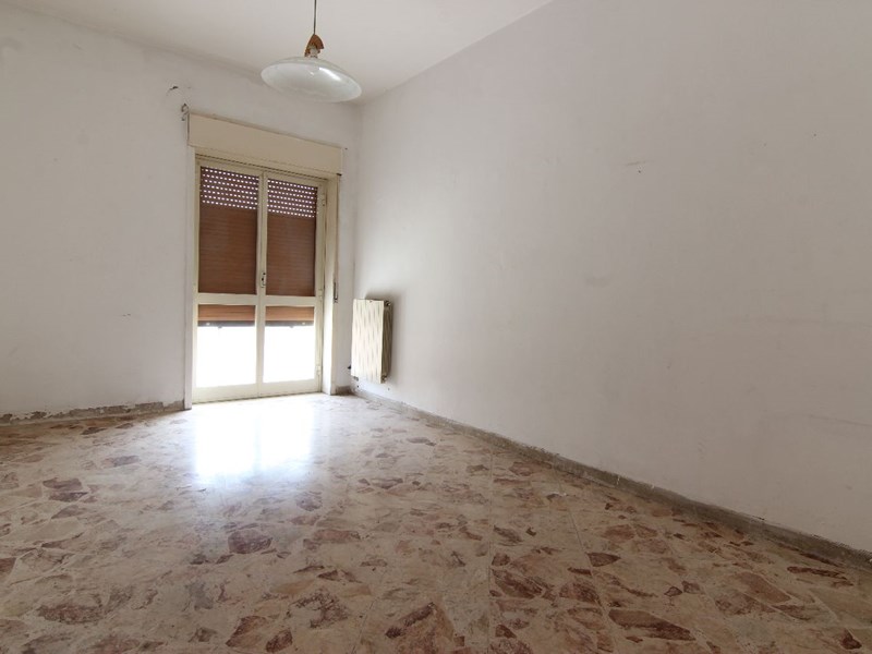 Appartamento in Vendita a Siracusa, zona via Tisia, 125'000€, 174 m²