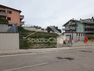 Terreno edificabile in Vendita a Città Sant'Angelo, zona Madonna Della Pace, 85'000€, 601 m²