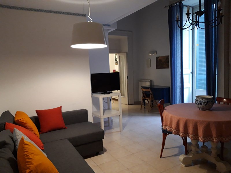 Monolocale in Affitto a Napoli, zona Museo Nazionale, 800€, 55 m², arredato