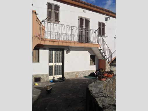 Casa Semi Indipendente in Vendita a Pontremoli, zona Torrano, 58'000€, 94 m²