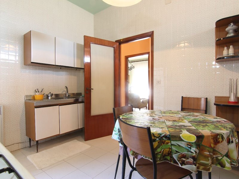 Appartamento in Vendita a Siracusa, zona viale Luigi Cadorna, 135'000&euro;, 147 m²