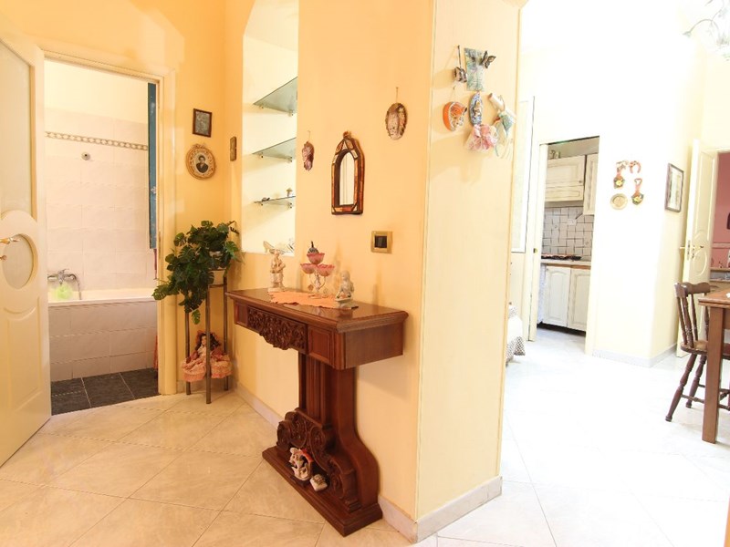 Trilocale in Vendita a Siracusa, zona Piazza Santa Lucia, 85'000&euro;, 117 m²