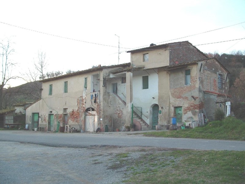 Casale in Vendita a San Miniato, zona Volpaio, 120'000€, 400 m²