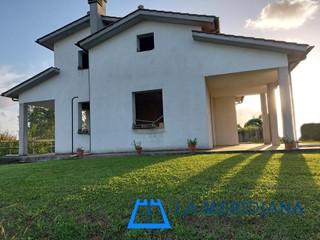 Villa in Vendita a Larciano, 188'000€, 150 m², con Box