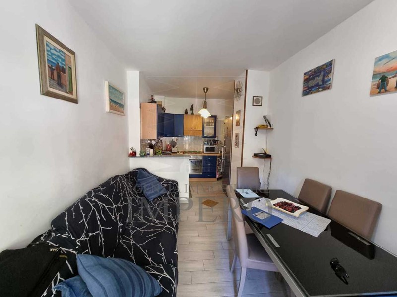 Trilocale in Vendita a Ventimiglia, 110'000€, 58 m², con Box