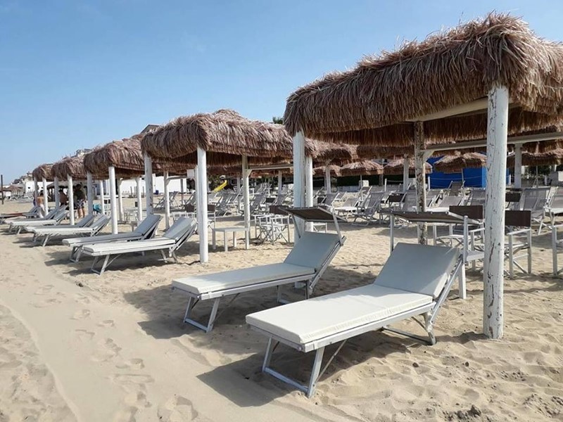 Attività commerciale in Vendita a Camaiore, zona Lido di Camaiore, 3'500'000&euro;, 500 m²