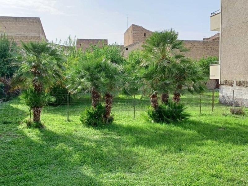 Terreno industriale in Vendita a Capodrise, 150'000€, 500 m²