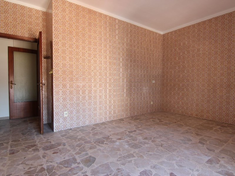 Appartamento in Vendita a Siracusa, zona Piazza della Provincia, 130'000&euro;, 150 m²