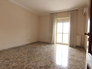 Appartamento in Vendita a Siracusa, zona via Tisia, 145'000&euro;, 143 m²
