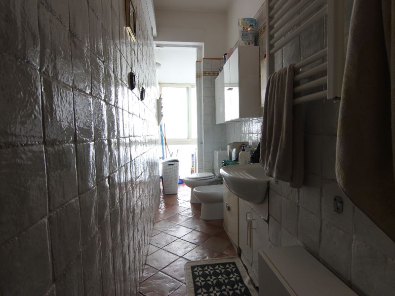 Appartamento in Vendita a Siracusa, zona Piazza della Repubblica, 180'000&euro;, 173 m²