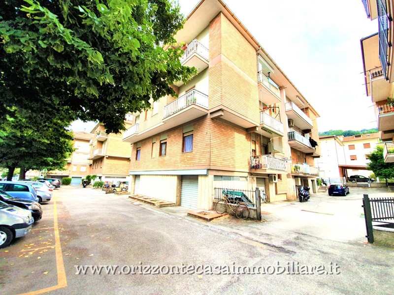 Quadrilocale in Vendita a Ascoli Piceno, zona Porta Maggiore, 98'000€, 82 m²