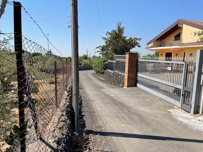 Terreno agricolo in Vendita a Tremestieri Etneo, 22'000€, 1260 m²