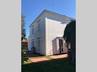 Villa in Vendita a Ischia, zona Casa Lauro, 650'000€, 94 m², arredato