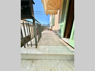 Casa Semi Indipendente in Vendita a Seravezza, zona Azzano, 140'000&euro;, 120 m²