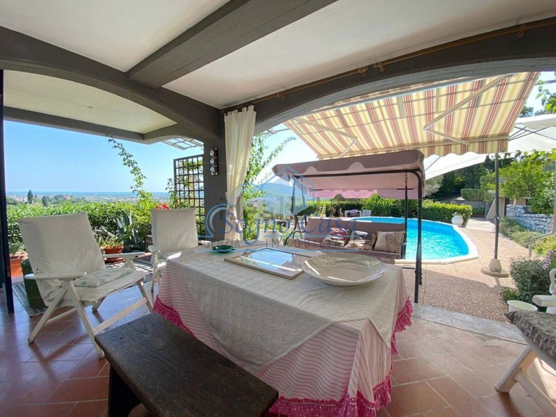 Villa in Vendita a Castelnuovo Magra, 995'000€, 570 m²