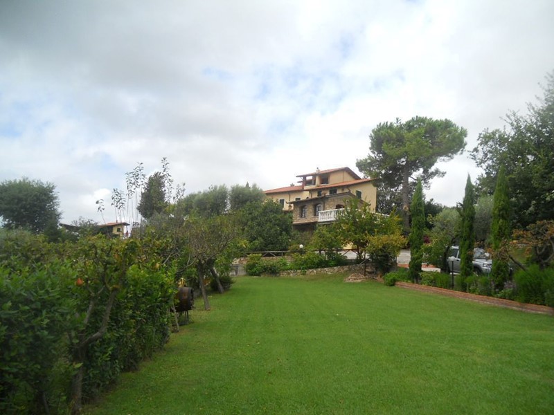 Casa Indipendente in Vendita a Castelnuovo Magra, 1'450'000€, 500 m²