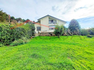 Villa in Vendita a Massarosa, zona Pino di Mommio, 620'000€, 380 m²