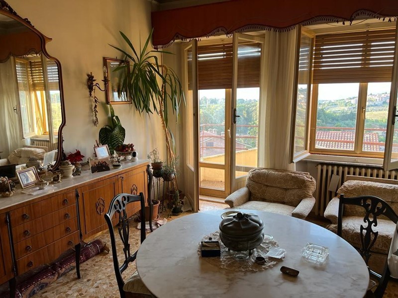 Appartamento in Vendita a Siena, 220'000€, 81 m², con Box