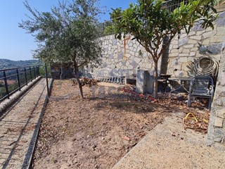 Capannone in Vendita a Castellaro, 55'000€, 25 m², con Box