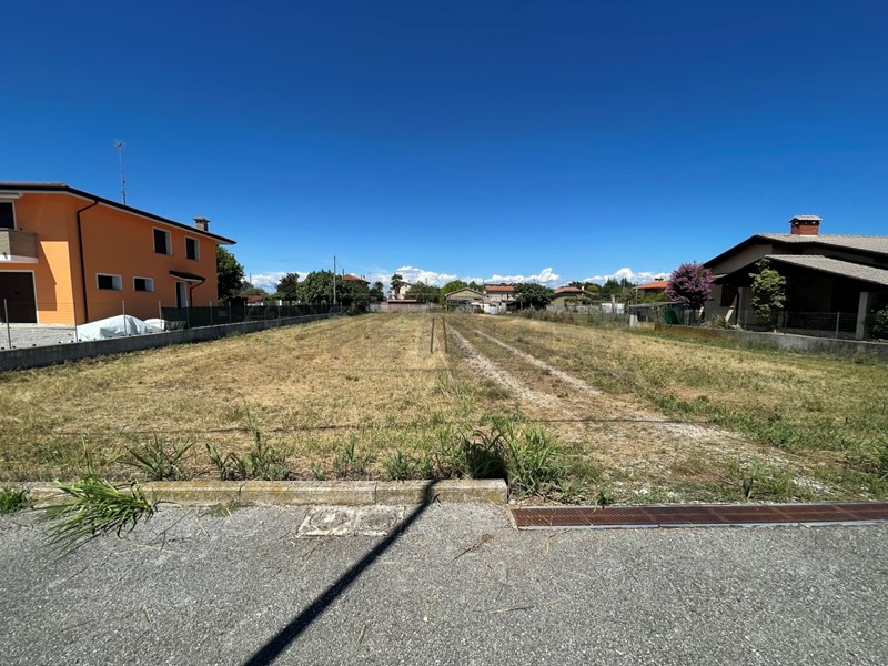Terreno edificabile in Vendita a Torviscosa, 45'000€, 1900 m²