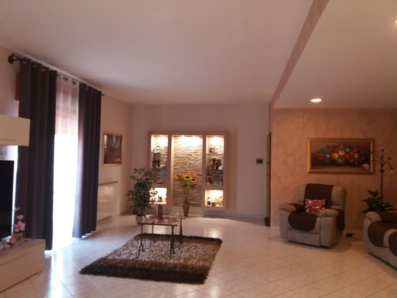Appartamento in Vendita a San Giovanni la Punta, zona Via Trapani, 178'000€, 160 m²
