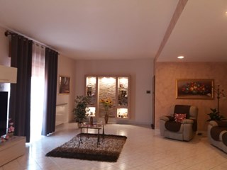 Appartamento in Vendita a San Giovanni la Punta, zona Via Trapani, 178'000€, 160 m²